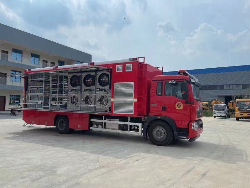 重汽汕德卡被服洗滌車