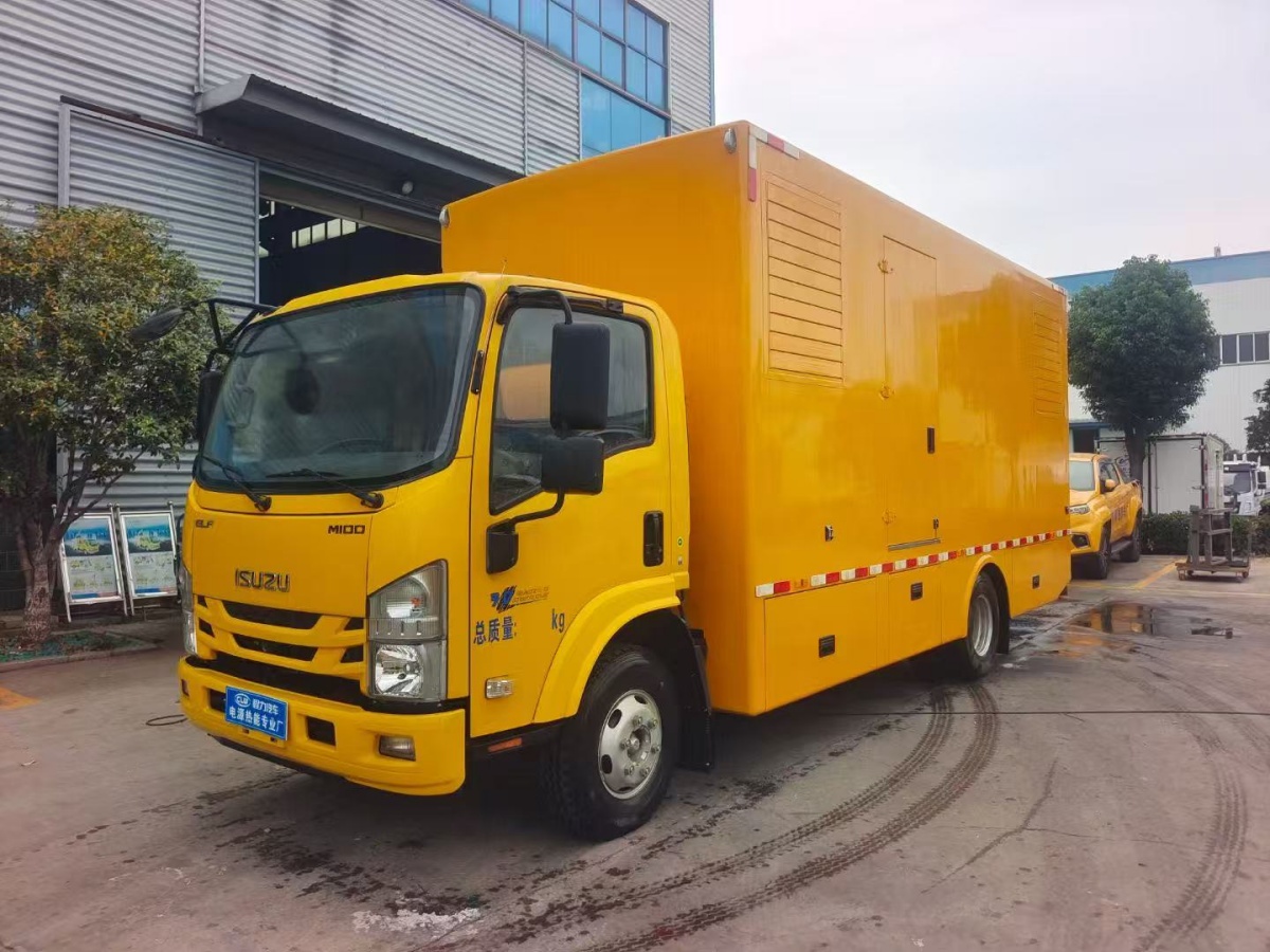 慶鈴五十鈴電源車（100-300KW）